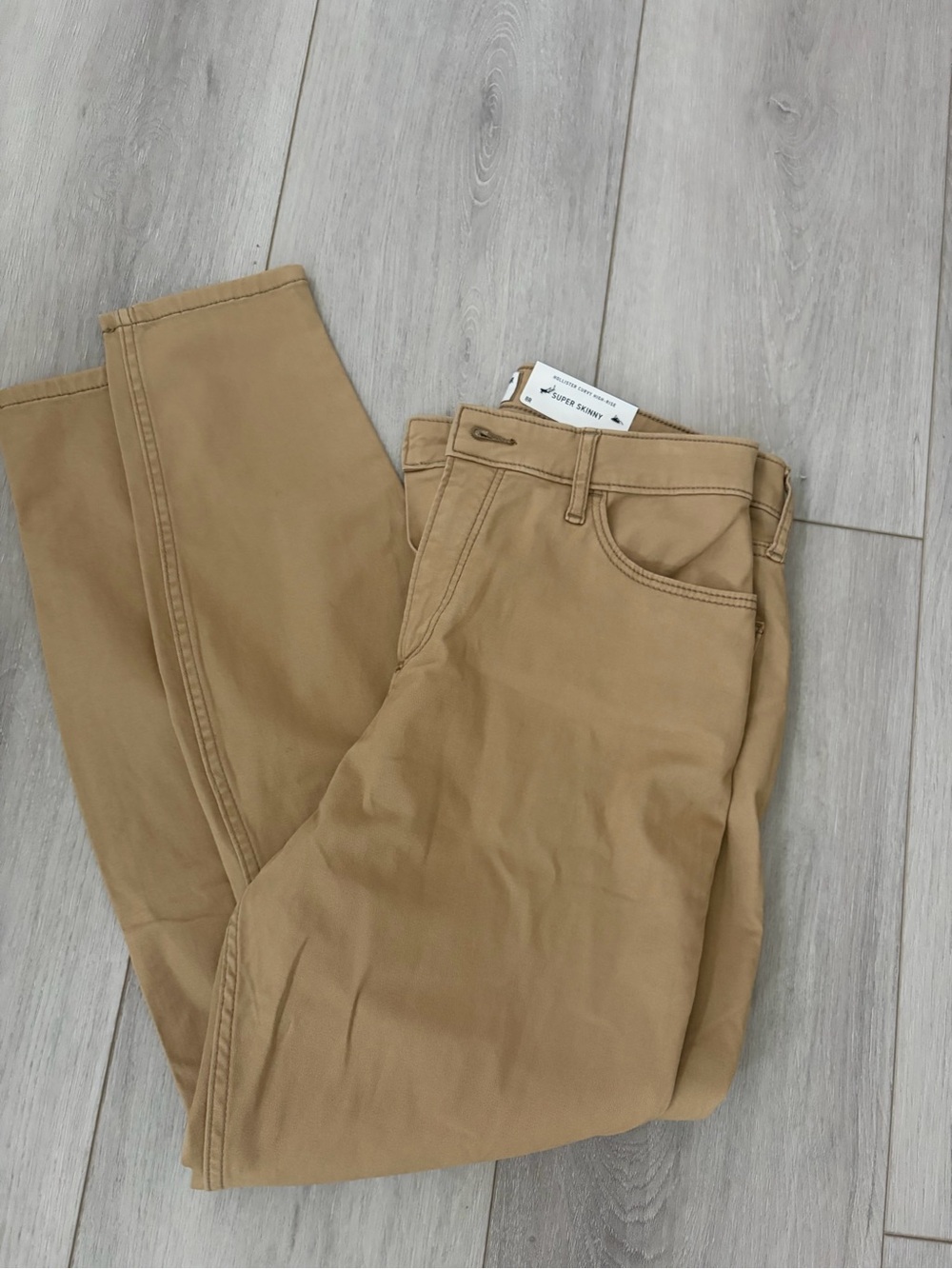 Hollister Women's Khaki Curvy High Rise Super Skinny